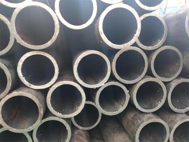 吉安10#结构用无缝钢管